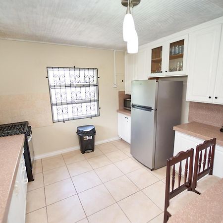 Spacious 3-Bedroom Home - Regency Park Bridgetown Eksteriør bilde