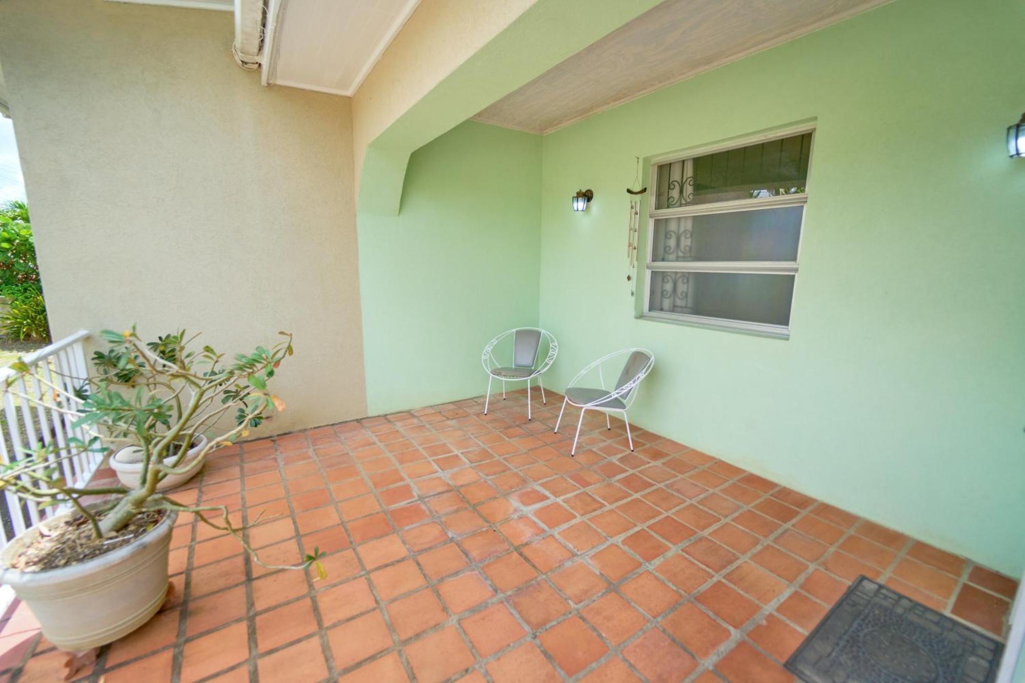 Spacious 3-Bedroom Home - Regency Park Bridgetown Eksteriør bilde
